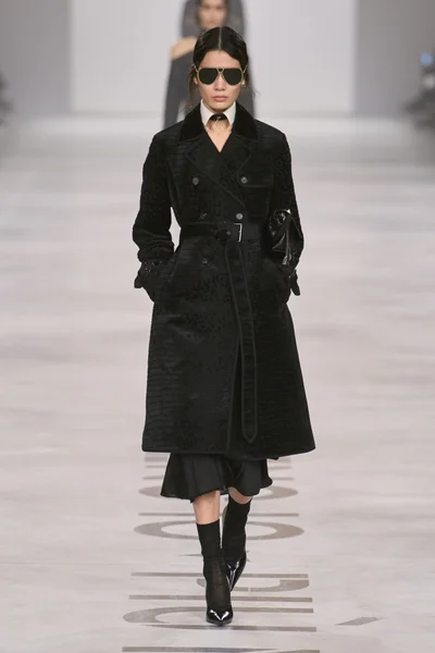 Look 13